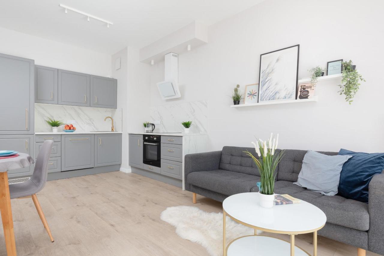 Modern Apartment With Balcony Warsaw Mokotow Aignera By Noclegi Renters Bagian luar foto